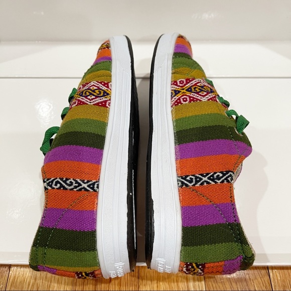 Crazy Andean Shoes Art To Wear Aztec Print Multicolor Sneakers Shoes Women 6 NWO - Picture 9 of 11